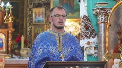 На захід добирався евакопотягом: історія отця Миколи з Краматорська