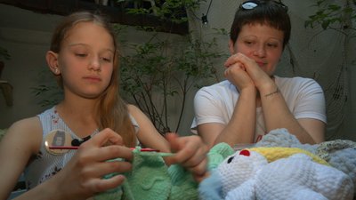 "Це вклад у нашу перемогу". 11-річна франківка в'яже іграшки та частину отриманих з продажу грошей віддає для ЗСУ "Це вклад у нашу перемогу". 11-річна франківка в'яже іграшки та частину отриманих з продажу грошей віддає для ЗСУ