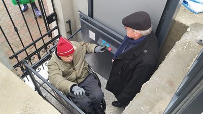 Ліфт для людей на візках Ліфт для людей на візках