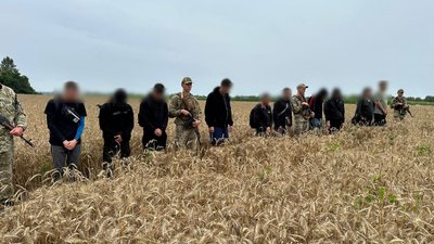 На Закарпатті прикордонники затримали 10 чоловіків