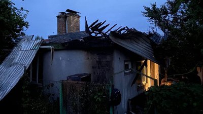 У Черкасах судитимуть чоловіка, якого підозрюють у підпалі будинку сусіда У Черкасах судитимуть чоловіка, якого підозрюють у підпалі будинку сусіда