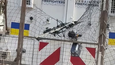 Російський дрон заплутався в захисних сітках
