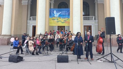 У Полтаві влаштували концерт щоб привернути увагу до питання про закриття неба У Полтаві влаштували концерт щоб привернути увагу до питання про закриття неба