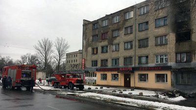 Під час пожежі в гуртожитку Павлограда травмовано троє людей Під час пожежі в гуртожитку Павлограда травмовано троє людей