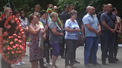 На Житомирщині попрощалися із загиблим в зоні ООС військовим Олексієм Кайдановичем На Житомирщині попрощалися із загиблим в зоні ООС військовим Олексієм Кайдановичем