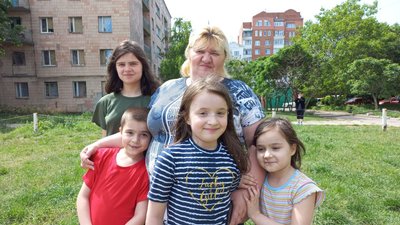 "Це страшно, що там твориться": родина із п’ятьма дітьми переїхала з Харкова до Полтави