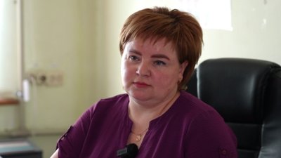 У Кам'янському жінку підозрюють у катуванні 7-річного сина: дитину знайшли прикутою ланцюгом до батареї У Кам'янському жінку підозрюють у катуванні 7-річного сина: дитину знайшли прикутою ланцюгом до батареї