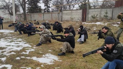 Навички з оборони: "Нацкорпус" проводить відкритий вишкіл у Харкові Навички з оборони: "Нацкорпус" проводить відкритий вишкіл у Харкові