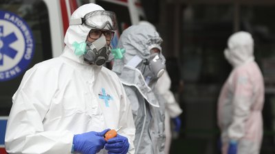 Додаткові ліжка поза лікарнями та гроші на кисень: про що говорили на нараді у Зеленського