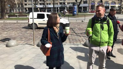 Обирай багаторазове: у львівських кав'ярнях надають знижки клієнтам із власною тарою Обирай багаторазове: у львівських кав'ярнях надають знижки клієнтам із власною тарою