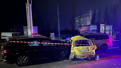 Четверо людей у лікарні, один загинув: в Одесі зіштовхнулися три автівки