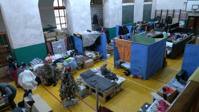 У приміщенні досі живуть переселенці У приміщенні досі живуть переселенці