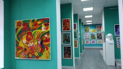 У Херсоні до Дня Незалежності відкрилась виставка дитячої творчості "Дивосвіт" У Херсоні до Дня Незалежності відкрилась виставка дитячої творчості "Дивосвіт"