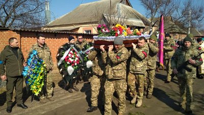 "Пішки йшов до військкомату у Суми". У Великій Чернеччині попрощалися із померлим бійцем Сергієм Клименком