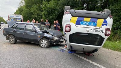 На Хмельниччині п'яний поліцейський скоїв ДТП – ДБР