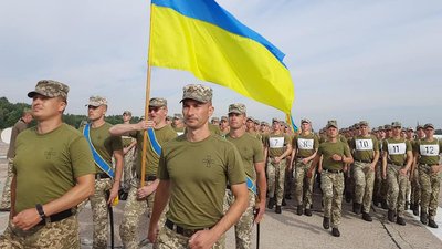 Курсанти Житомирщини тренуються, аби взяти участь у параді до 30-річчя Незалежності України Курсанти Житомирщини тренуються, аби взяти участь у параді до 30-річчя Незалежності України