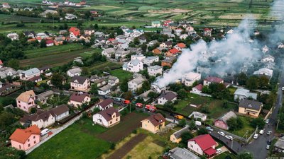В Угорниках горів дім. Ймовірно, влучила блискавка В Угорниках горів дім. Ймовірно, влучила блискавка