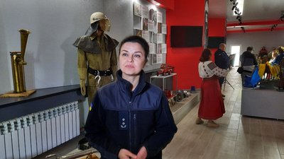 Рятувальники у вишиванках: у Тернополі переселенцям влаштували фотосесію Рятувальники у вишиванках: у Тернополі переселенцям влаштували фотосесію