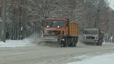 Зимовий колапс: у Чернігові та області за останню добу випало до 30 сантиметрів снігу Зимовий колапс: у Чернігові та області за останню добу випало до 30 сантиметрів снігу