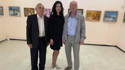 На Житомирщині у Кмитівському музеї відкрили виставку живопису "Життя в мистецтві" На Житомирщині у Кмитівському музеї відкрили виставку живопису "Життя в мистецтві"