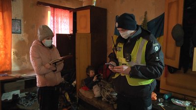 У Полтаві подружжя, у яких у березні 2021 органи опіки забрали дітей, позбавили батьківських прав