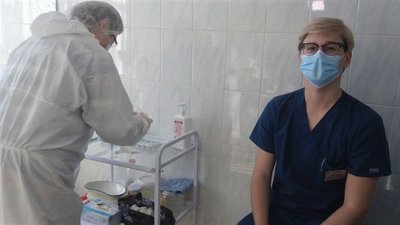 Працівники Кіровоградської дитячої лікарні вакцинувались від коронавірусу