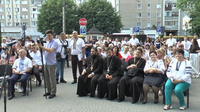 "Ви будете розбудовувати державу". Митрополит Епіфаній зустрівся із франківською молоддю "Ви будете розбудовувати державу". Митрополит Епіфаній зустрівся із франківською молоддю