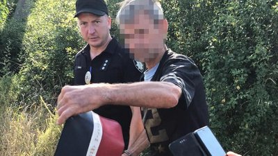 Раніше судимого закарпатця затримали за крадіжку сумки та велосипеда