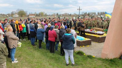 Житомирщина прощається зі своїми героями-оборонцями Житомирщина прощається зі своїми героями-оборонцями