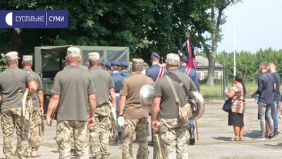 Воїна з Сумщини Ярослава Семеняка поховали у селі Підлипне Воїна з Сумщини Ярослава Семеняка поховали у селі Підлипне