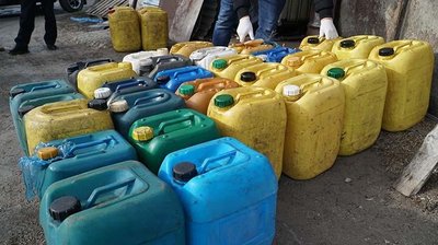 На Тернопільщині викрили осіб, які зливали пальне з локомотивів На Тернопільщині викрили осіб, які зливали пальне з локомотивів