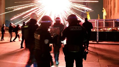 Поліція Парижа під час другого матчу півфіналу ПСЖ проти "Баварії" у Лізі чемпіонів