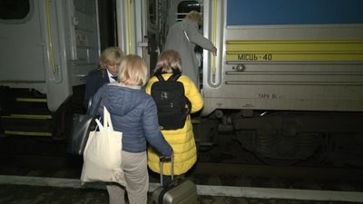 На напрямку "Запоріжжя — Ужгород" запустили потяг із жіночим вагоном На напрямку "Запоріжжя — Ужгород" запустили потяг із жіночим вагоном
