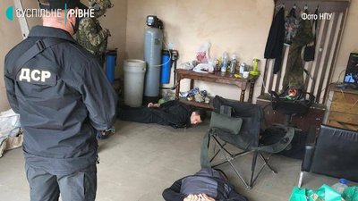На Рівненщині - обшуки в організаторів "бурштинового бізнесу" На Рівненщині - обшуки в організаторів "бурштинового бізнесу"