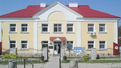 У Кременці перевіряють на коронавірус працівників центру зайнятості, який закрили на карантин