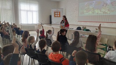 "Добрі мамині казки": Леся Кічура представила тернопільським школярам свої твори "Добрі мамині казки": Леся Кічура представила тернопільським школярам свої твори