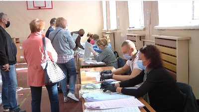 Місцеві вибори у Херсоні: як на дільницях дотримуються карантинного режиму