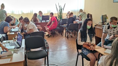 Пільги для абітурієнтів з окупованих територій. В Бахмутському медколеджі складали іспит із біології Пільги для абітурієнтів з окупованих територій. В Бахмутському медколеджі складали іспит із біології