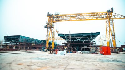 Для будівництва мостів до Запоріжжя прибув плавучий кран Lifting Chart LK-800 Для будівництва мостів до Запоріжжя прибув плавучий кран Lifting Chart LK-800
