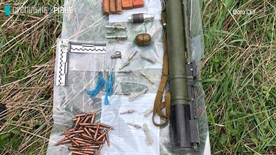 РПГ, гранати й патрони: СБУ знайшла у селянина на Рівненщині арсенал зброї