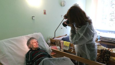 Фото та зачіска: на Рівненщині благодійники допомагали невиліковно хворим у лікарні Фото та зачіска: на Рівненщині благодійники допомагали невиліковно хворим у лікарні