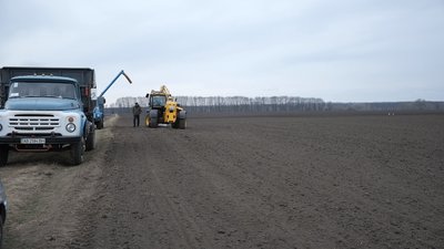 Посівна кампанія 2022: В громаді на Вінниччині ярими культурами засіяли 40% від запланованих площ Посівна кампанія 2022: В громаді на Вінниччині ярими культурами засіяли 40% від запланованих площ