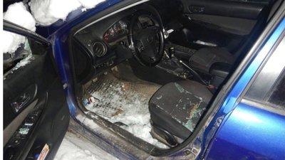 Автомобіль, з якого підозрюваний намагався викрасти автокрісло та кисневий концентратор