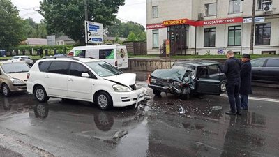 ДТП у Хмельницькому за участі поліцейського: обставини аварії розслідує ДБР