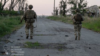 Українські військові під час звільнення територій на Лиманському напрямку