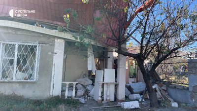 "Нас звільнили від літа": як живе курортна Затока на Одещині після численних ракетних ударів. ФОТО. ВІДЕО. "Нас звільнили від літа": як живе курортна Затока на Одещині після численних ракетних ударів. ФОТО. ВІДЕО.