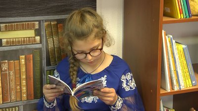 Перший вірш – у вісім: на Волині 11-річна школярка видала поетичну збірку Перший вірш – у вісім: на Волині 11-річна школярка видала поетичну збірку