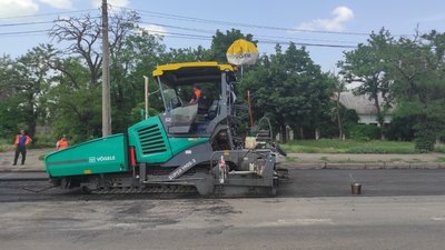 Триває ремонт ділянки автодороги М-14, що проходить через Миколаїв