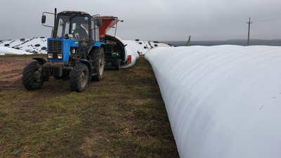 Аграрії Кіровоградщини отримали рукава для зберігання зерна Аграрії Кіровоградщини отримали рукава для зберігання зерна