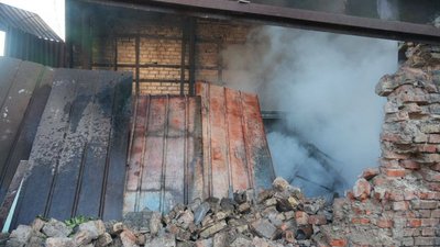 Наслідки удару РФ по складським приміщенням у Запоріжжі, 30 серпня 2026 року